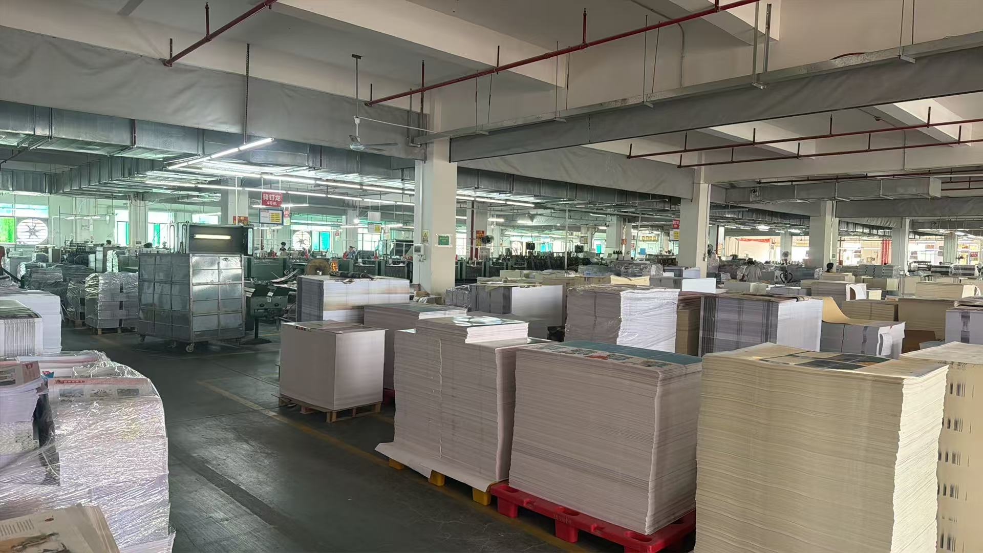 印刷易自設工廠實景:自設廠房生產實況——每日大批訂單陸續出貨